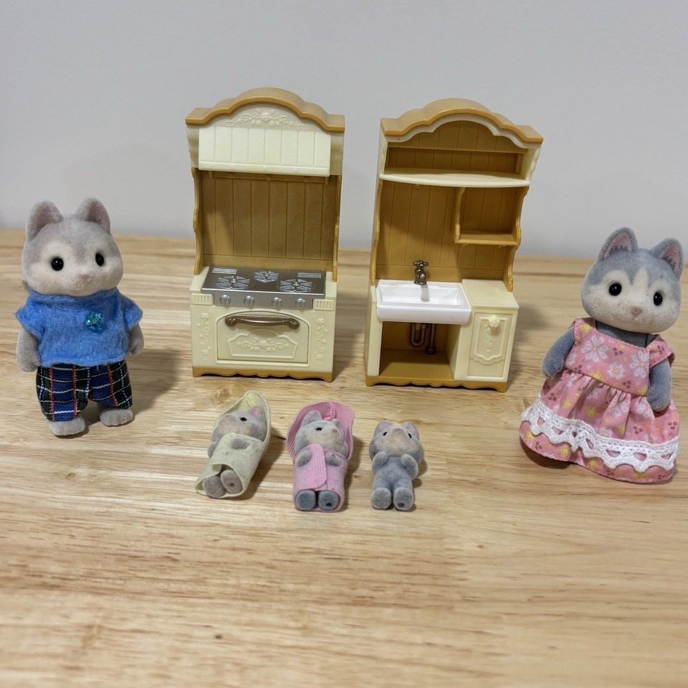 Calico Critters Figures Lot Sylvanian‎ Families Husky Dog Family Furniture READ